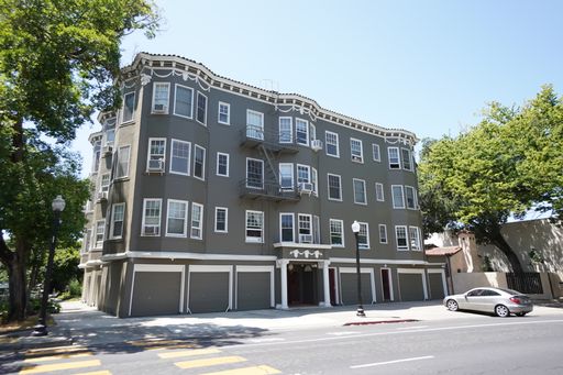 Charming Midtown Spacious Studio Apartment – photo 1