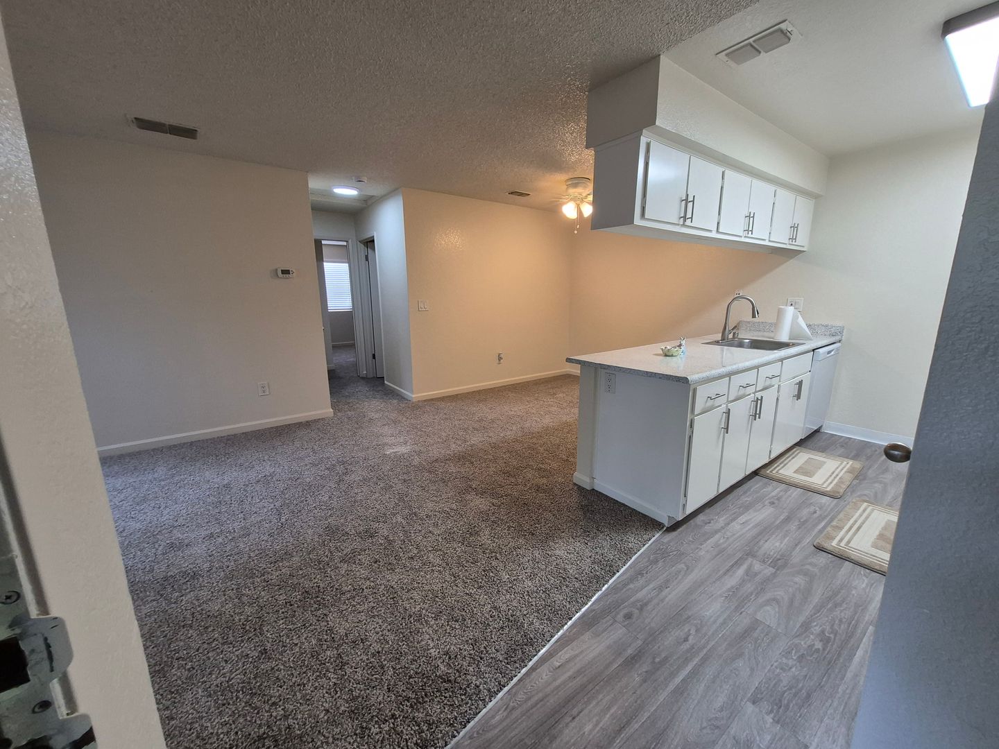 Carmichael Apartment: 4789 Manzanita Avenue