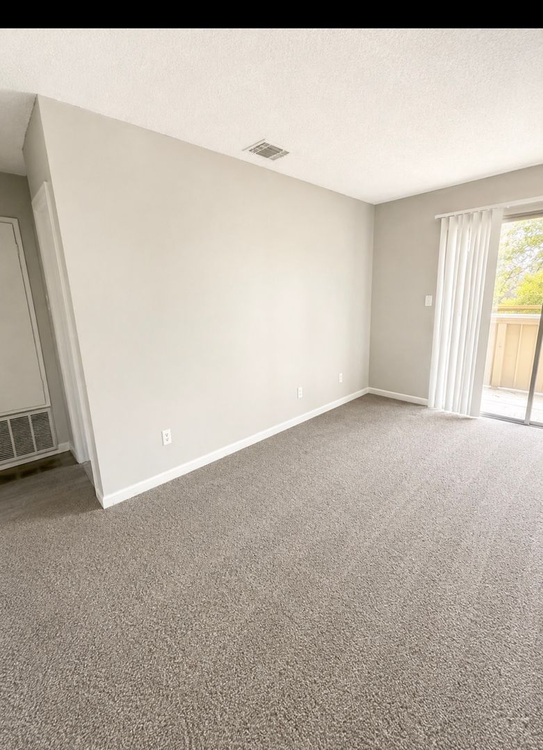 Hurley South Apartments 6 of 12