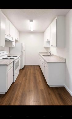 FIRST MONTH RENT FREE – photo 1