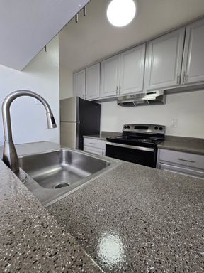 The villa On Bells Is Coming To You!! Ask management for the special we have Now – photo 1