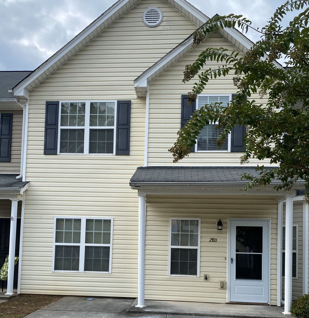 Hiram Townhome: 280 Venture Path