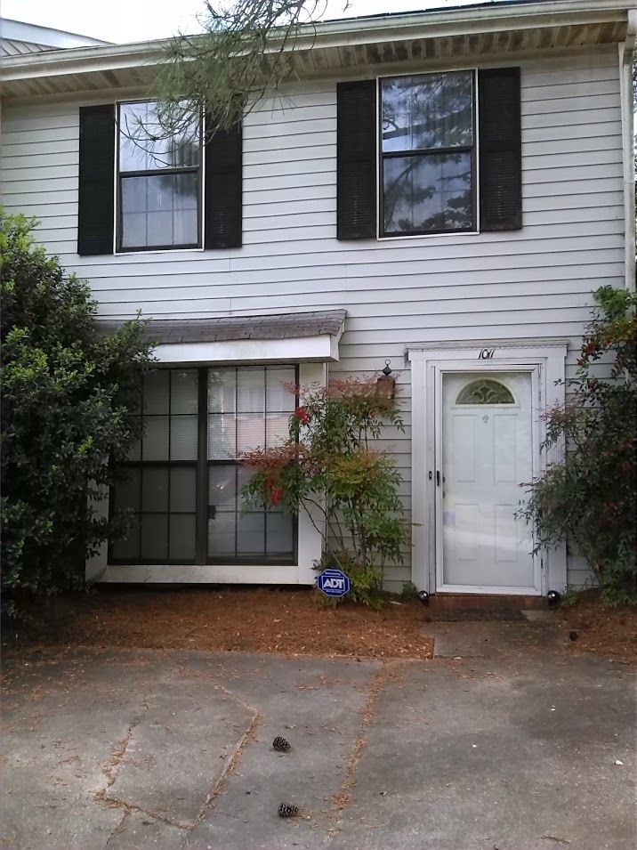 Smyrna Townhome: 1011 Windy Oaks Ct