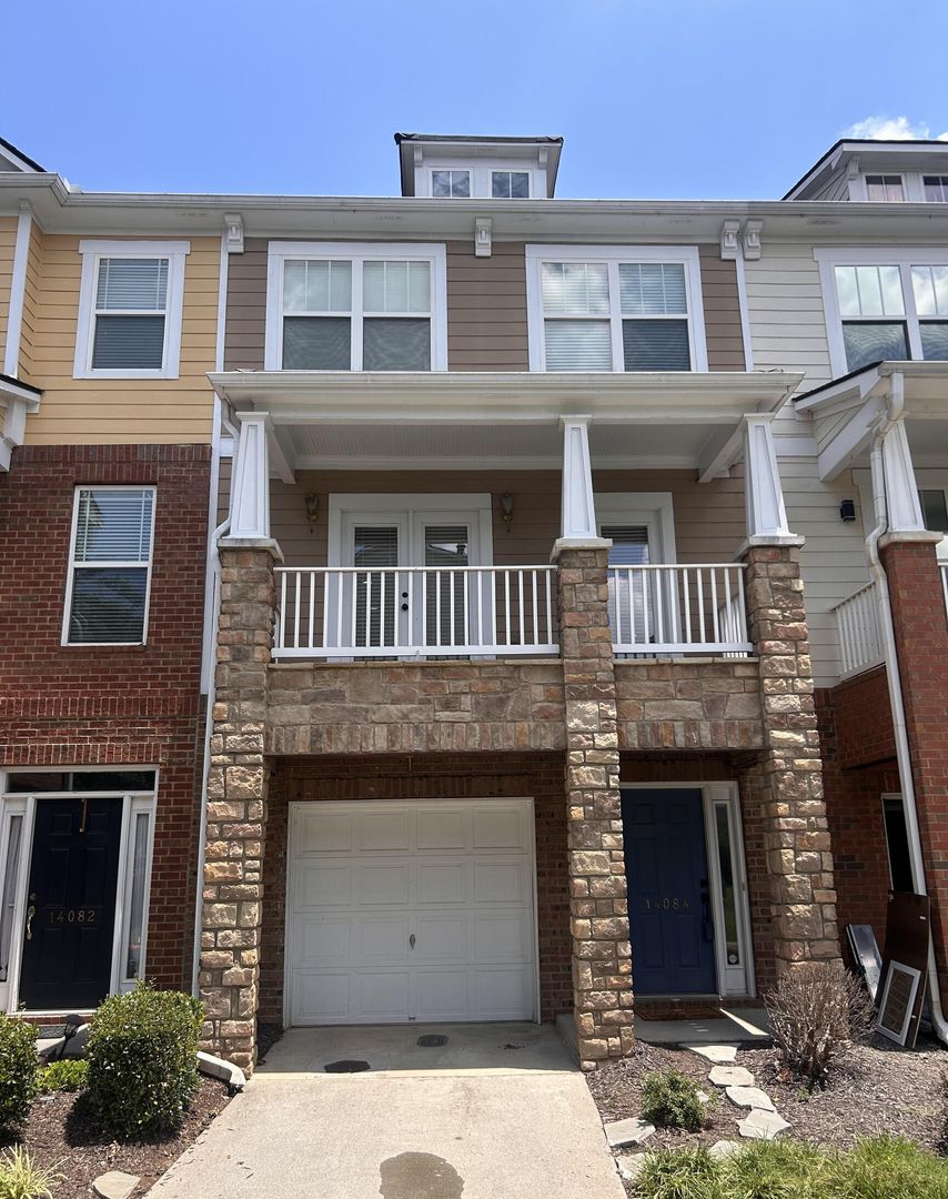 Alpharetta House: 14084 Voyage Trail