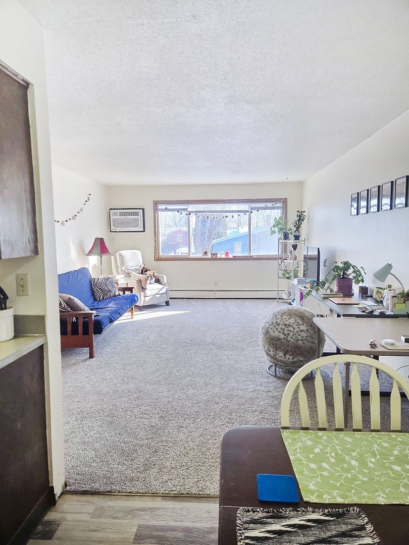 Jamestown Apartment: 904 Thomas Ave NE