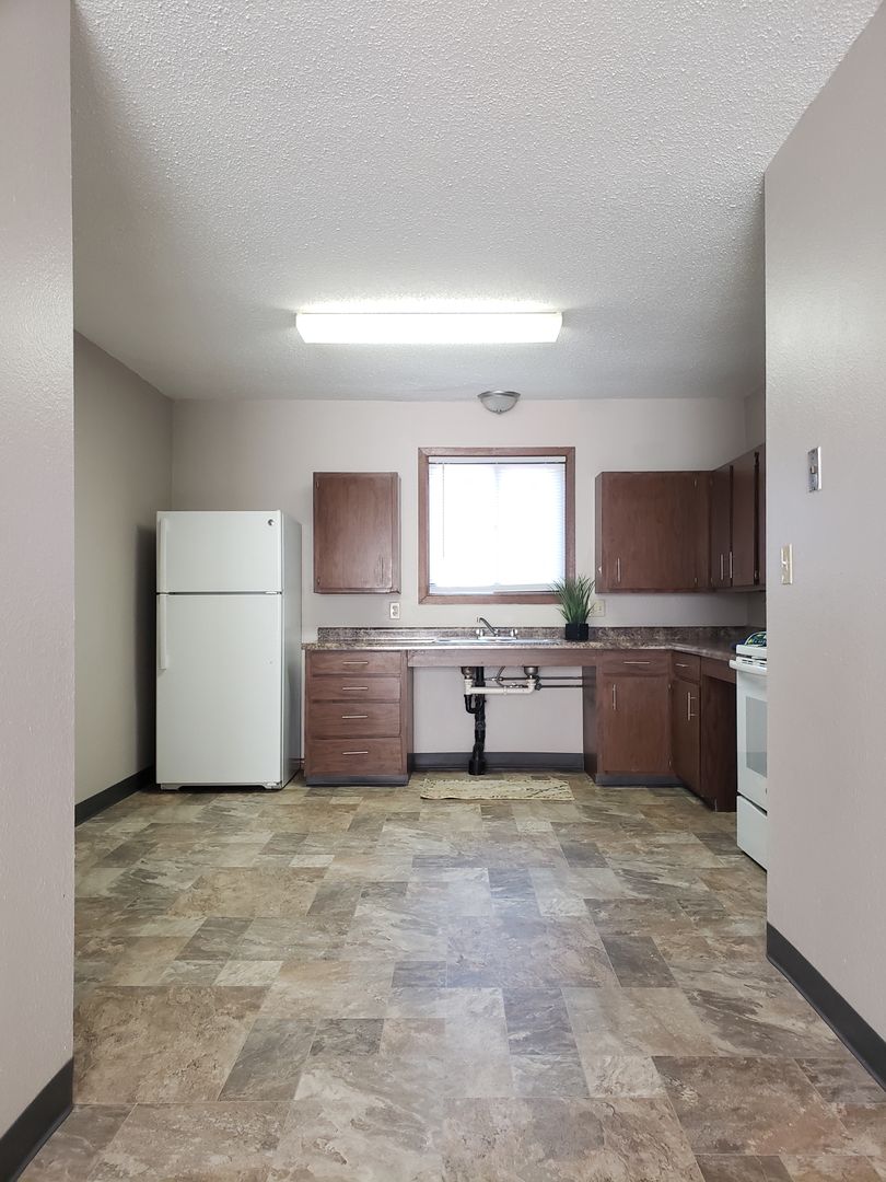 518 4th Street Southwest 102, Jamestown, ND 58401