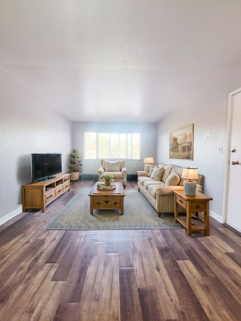 Wahpeton Apartment: 1605 7th St N