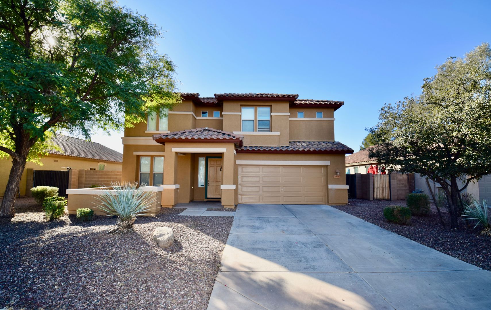 Gilbert House: 2909 E Country Shadows St