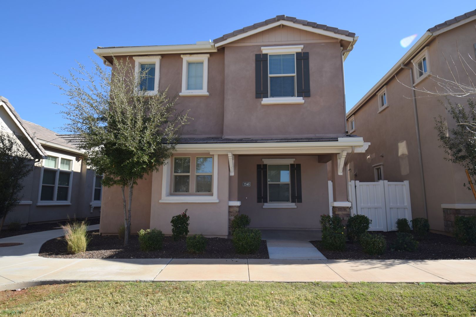 Gilbert House: 2240 S Basmath Ln