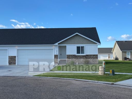 3 Bed, 2 Bath Town Home w/ 2 Car Garage - BRAND NEW - Idaho Falls – photo 1