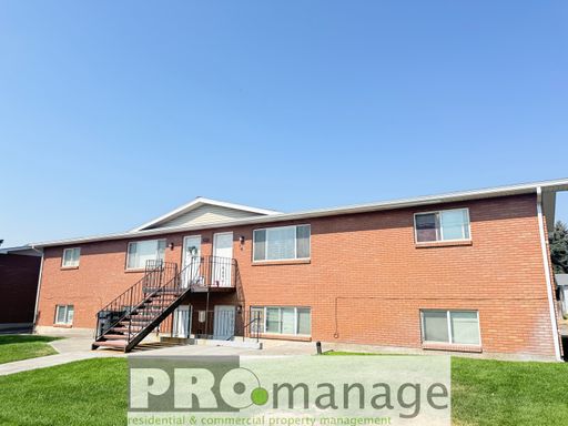 2bd/1ba with oversized garage – photo 1