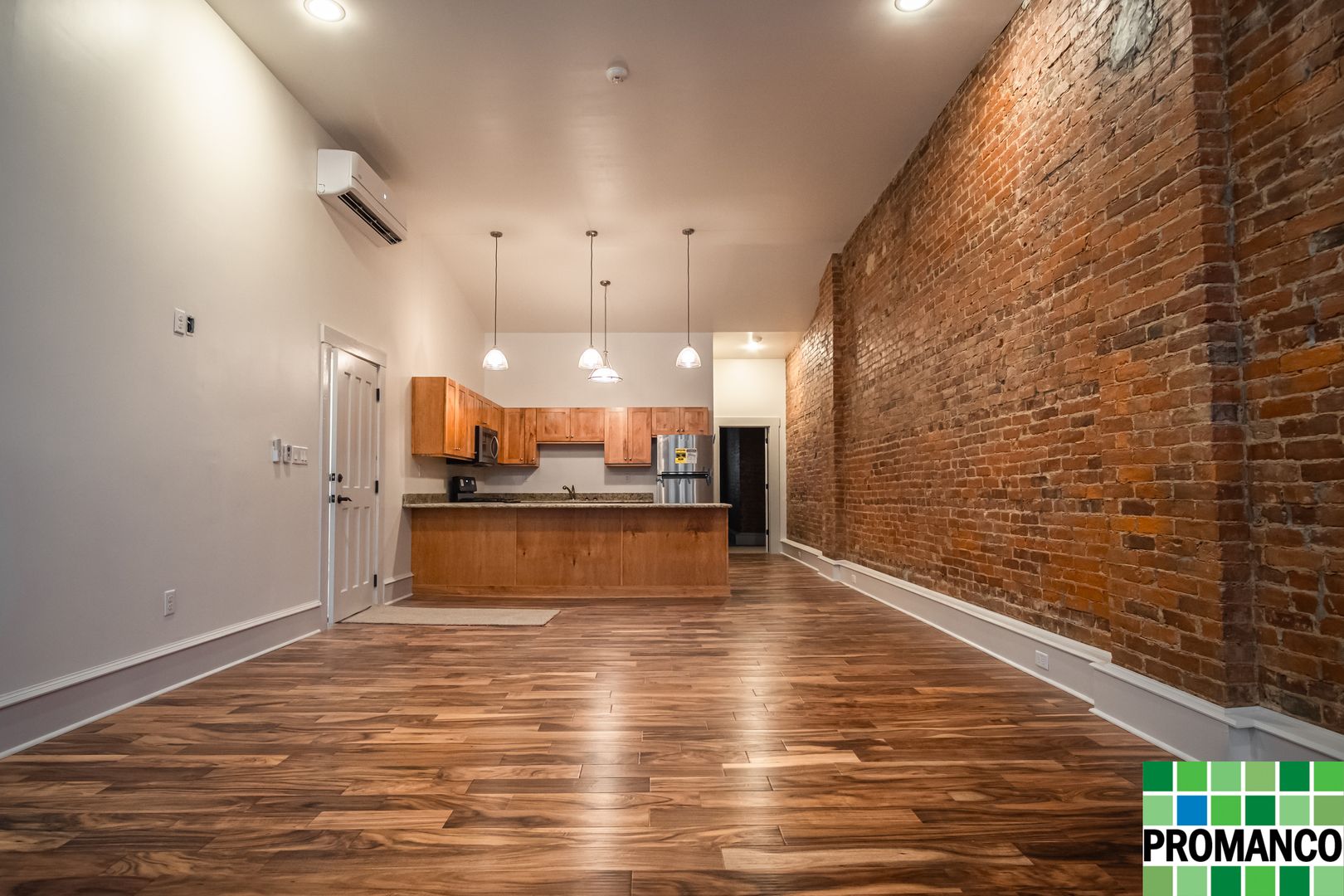 Marietta Apartment: 108 Putnam Street