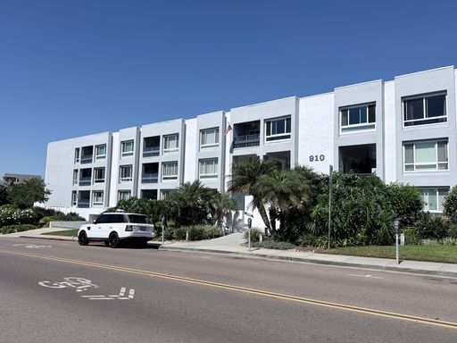 FULLY FURNISHED OCEANSIDE RENTAL | 1–12 MONTH LEASES AVAILABLE – photo 1