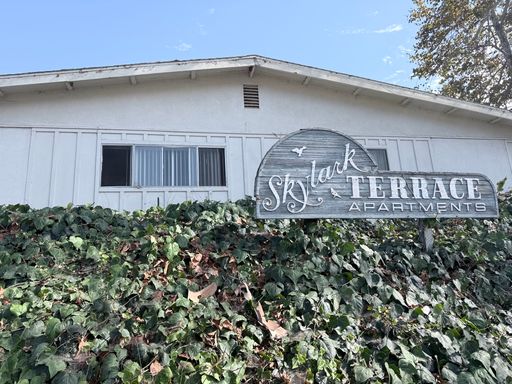 Charming 2 bed 1 bath 1 story patio home for rent – photo 1