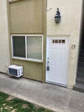 2 bed 1 bath condo available immediately – photo 1