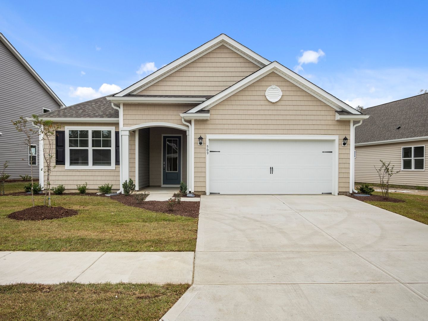 Surf City House: 509 Edgewater Way