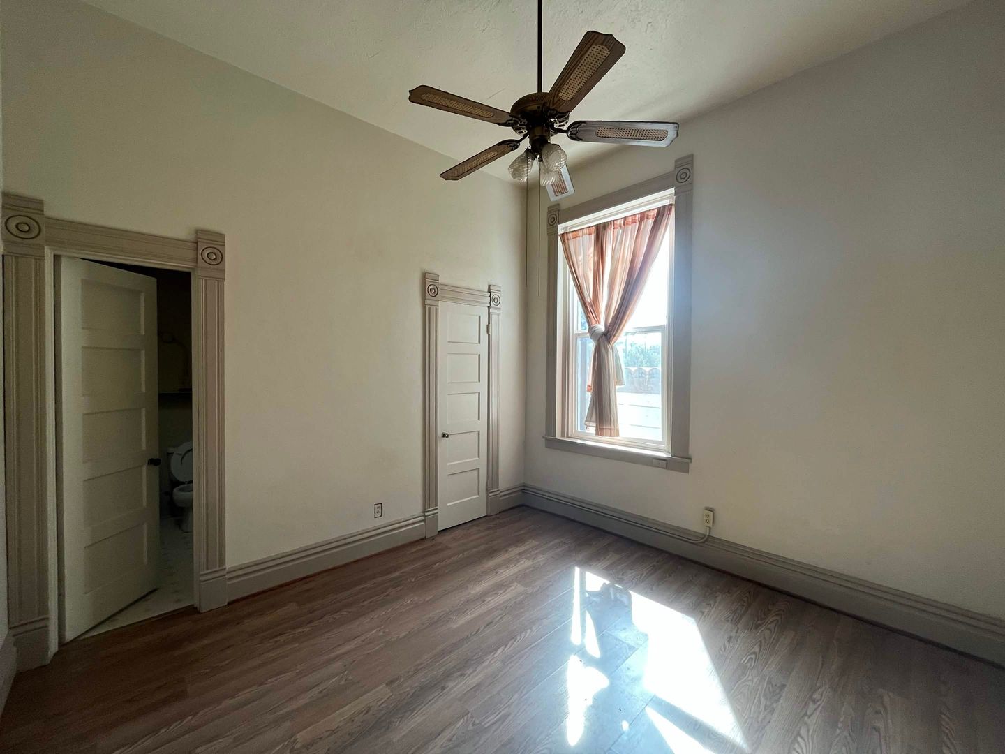 Stockton Apartment: 41 S San Joaquin St