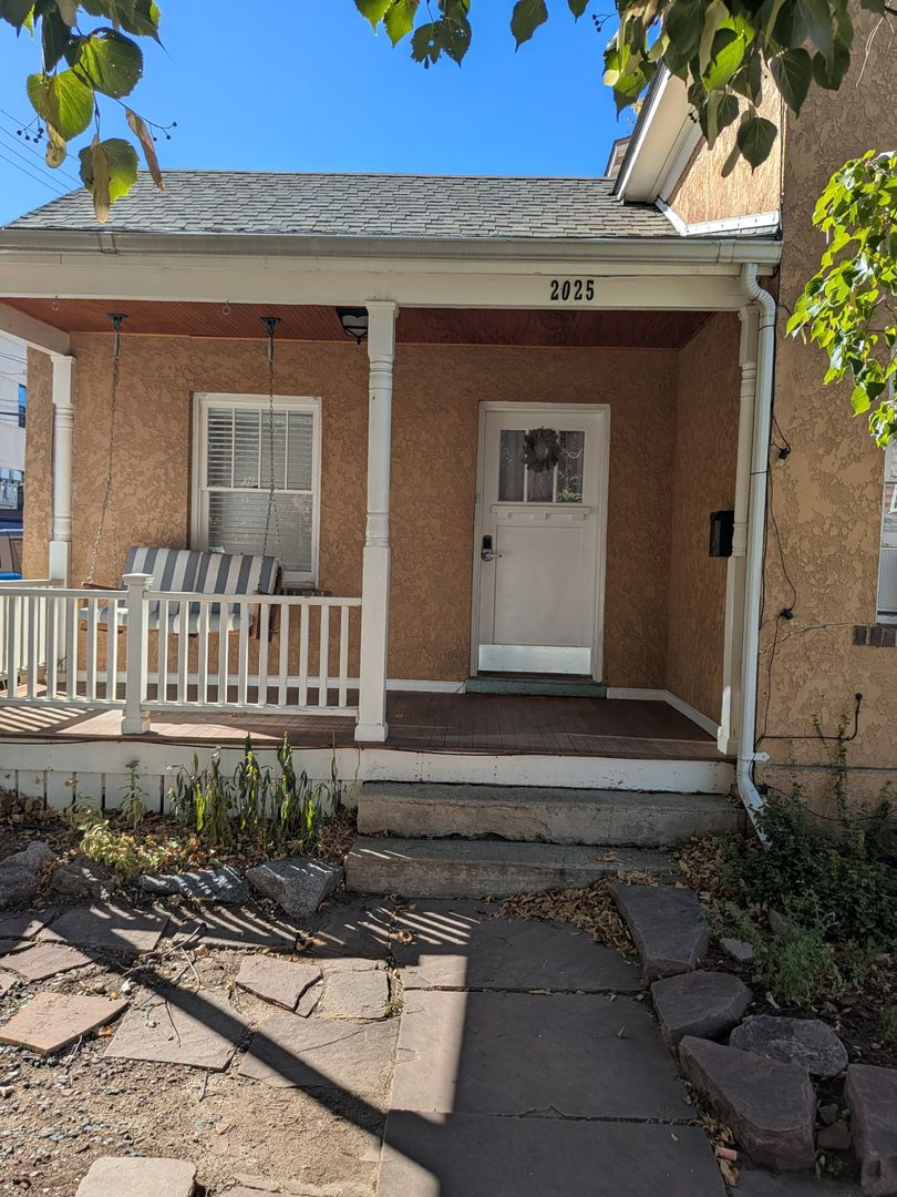 Bouder House: 2025 10th St