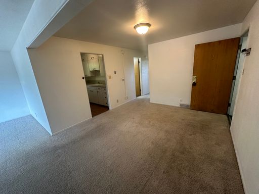 Walking distance to CU Campus!! Pre lease August 2026!!! – photo 1