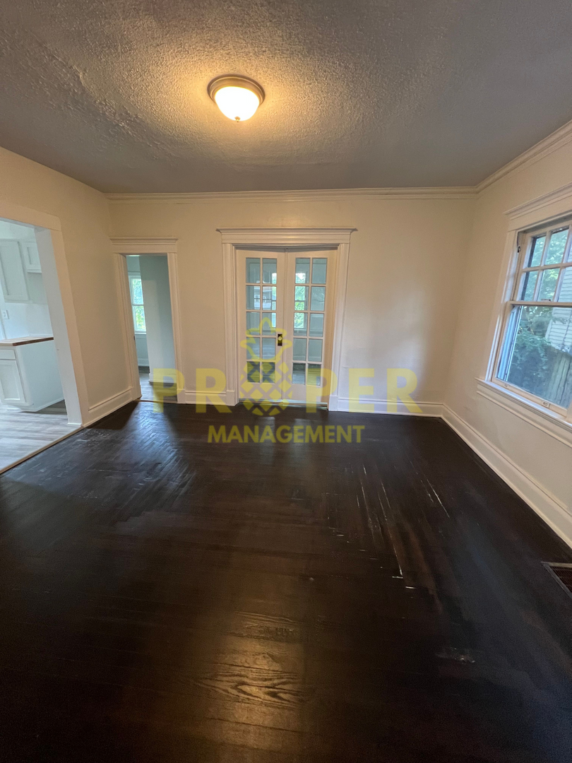 Dayton House: 932 Harvard Blvd