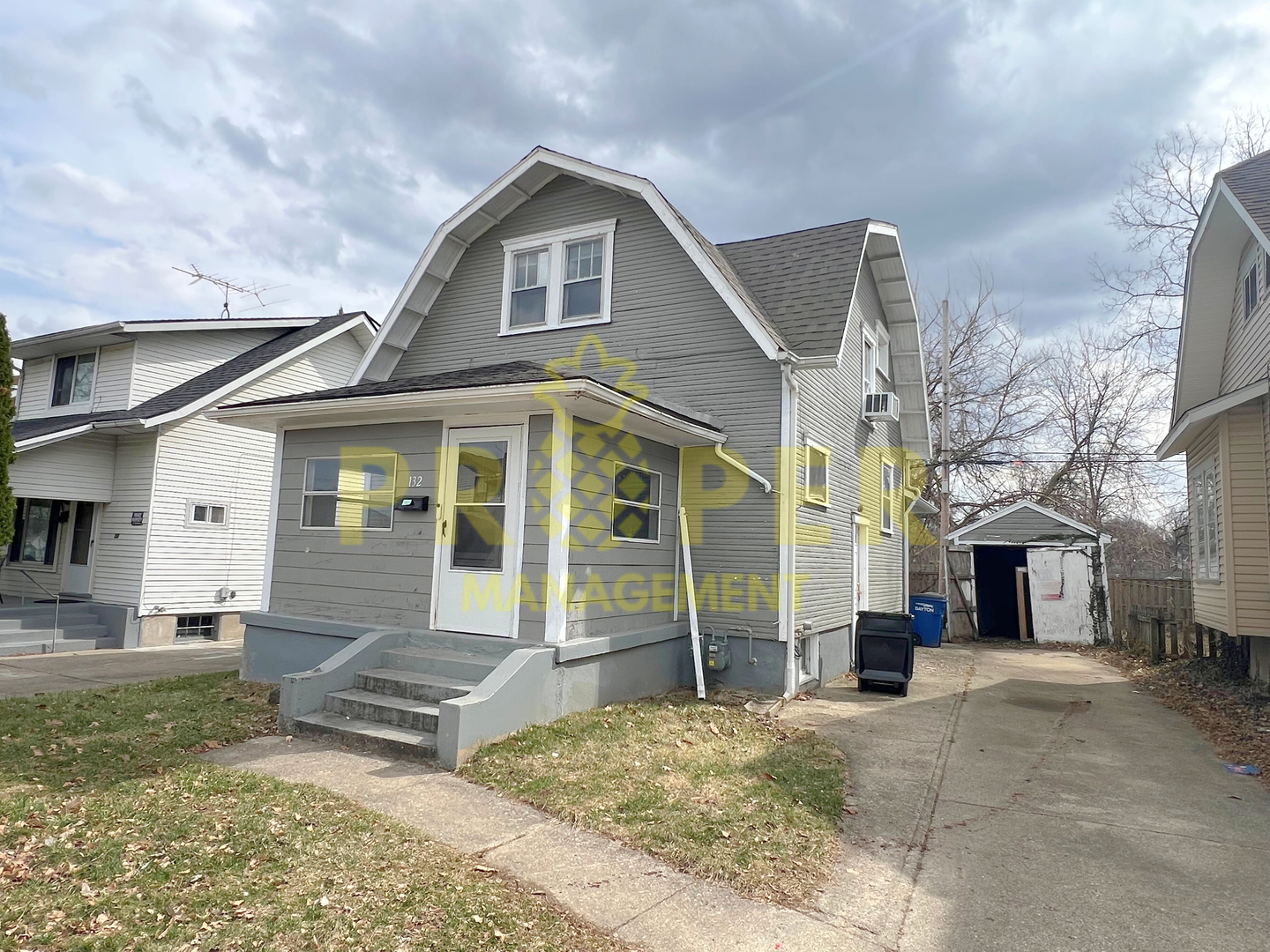 Dayton House: 132 Ashwood Ave