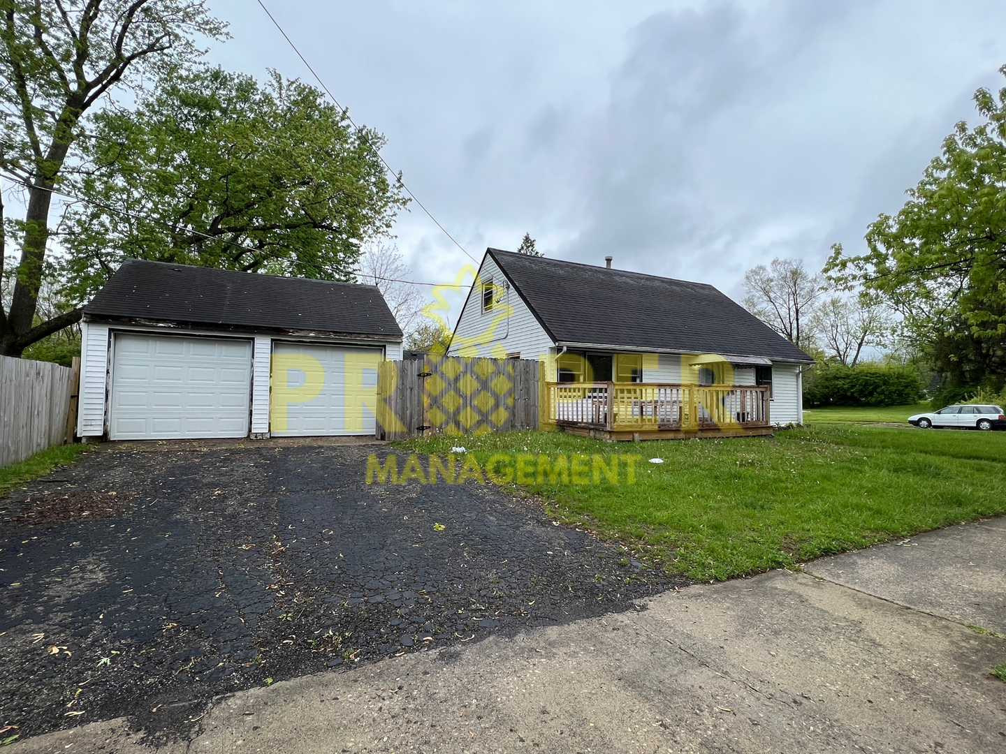 Dayton House: 1991 Fairport Ave