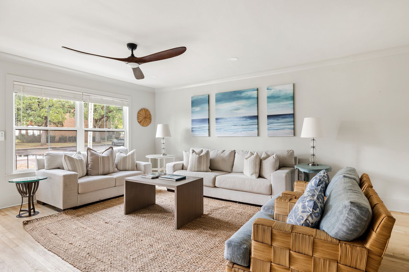 Charleston House: 189 Third Avenue