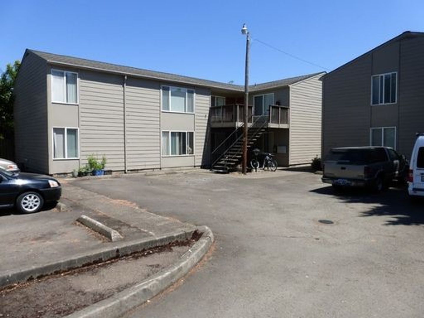 Corvallis Apartment: 644/654 SW 7th