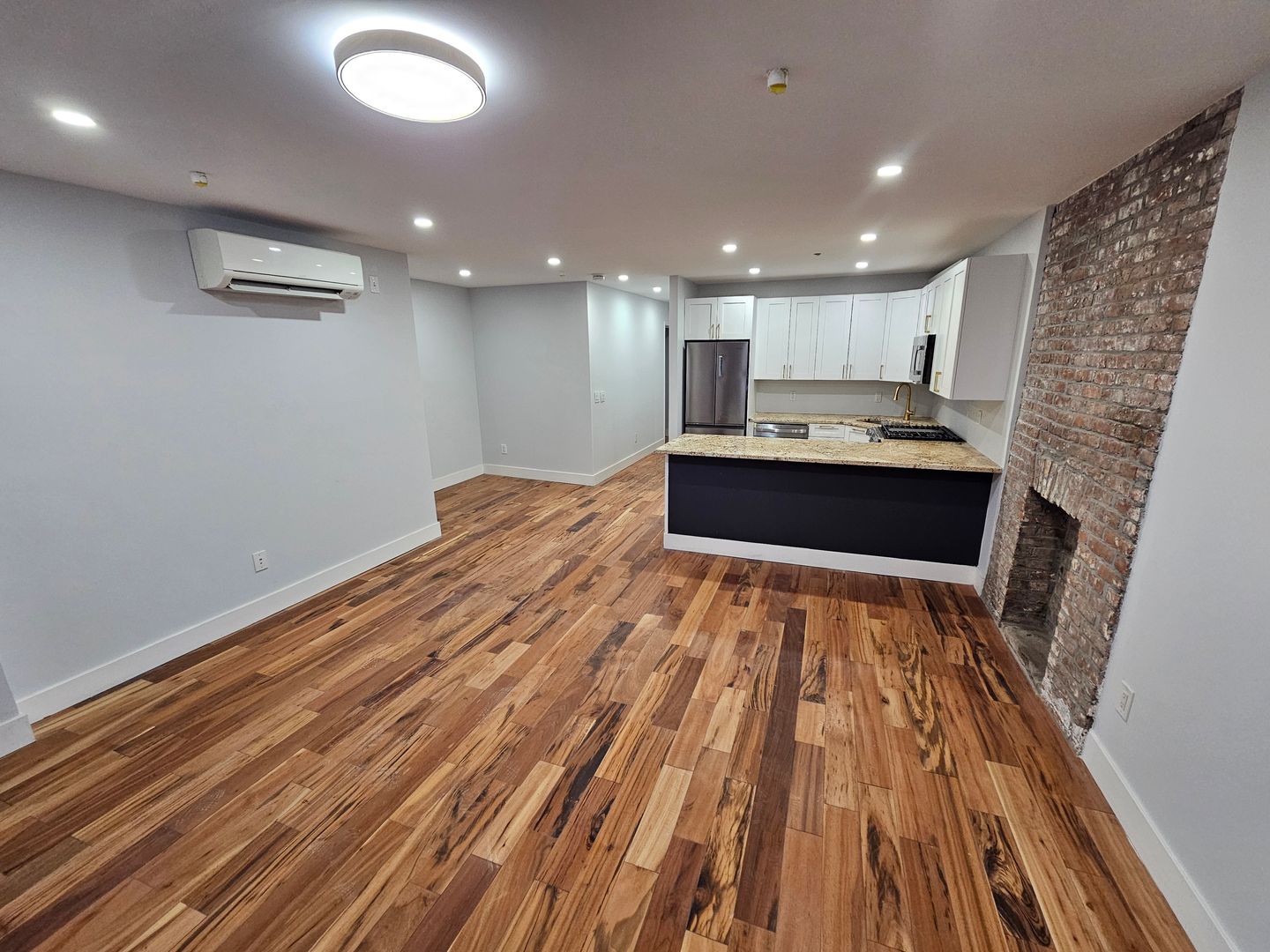 New York Apartment: 2148 5th Ave