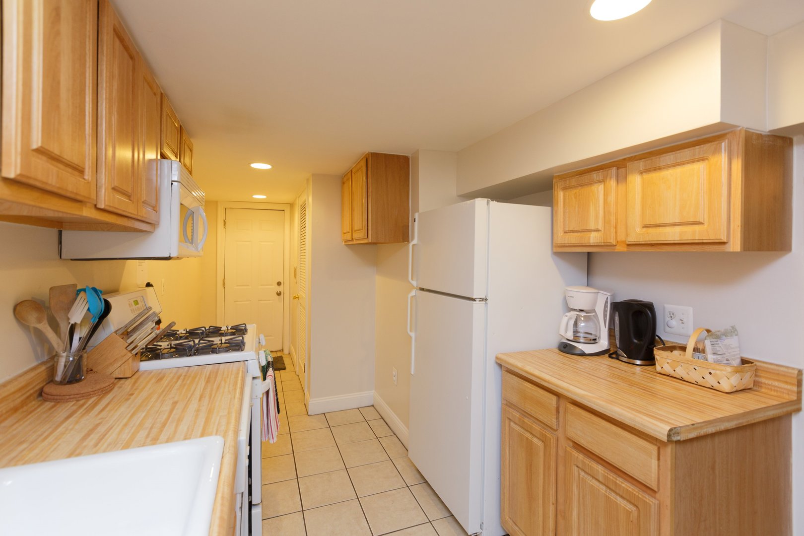 Washington Apartment: 435 Manor Pl NW