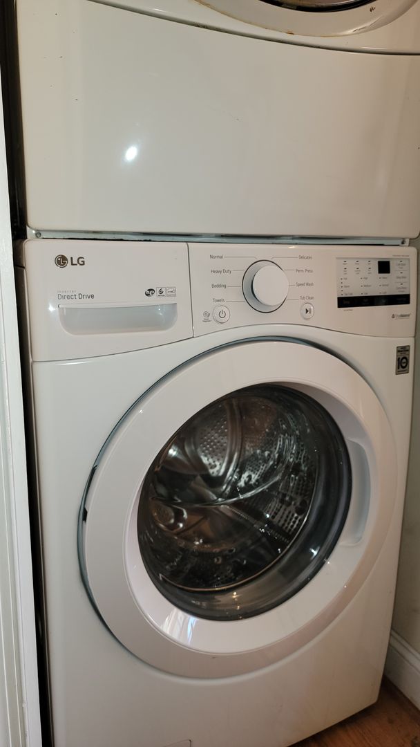 Washington Apartment: 435 Manor Pl NW