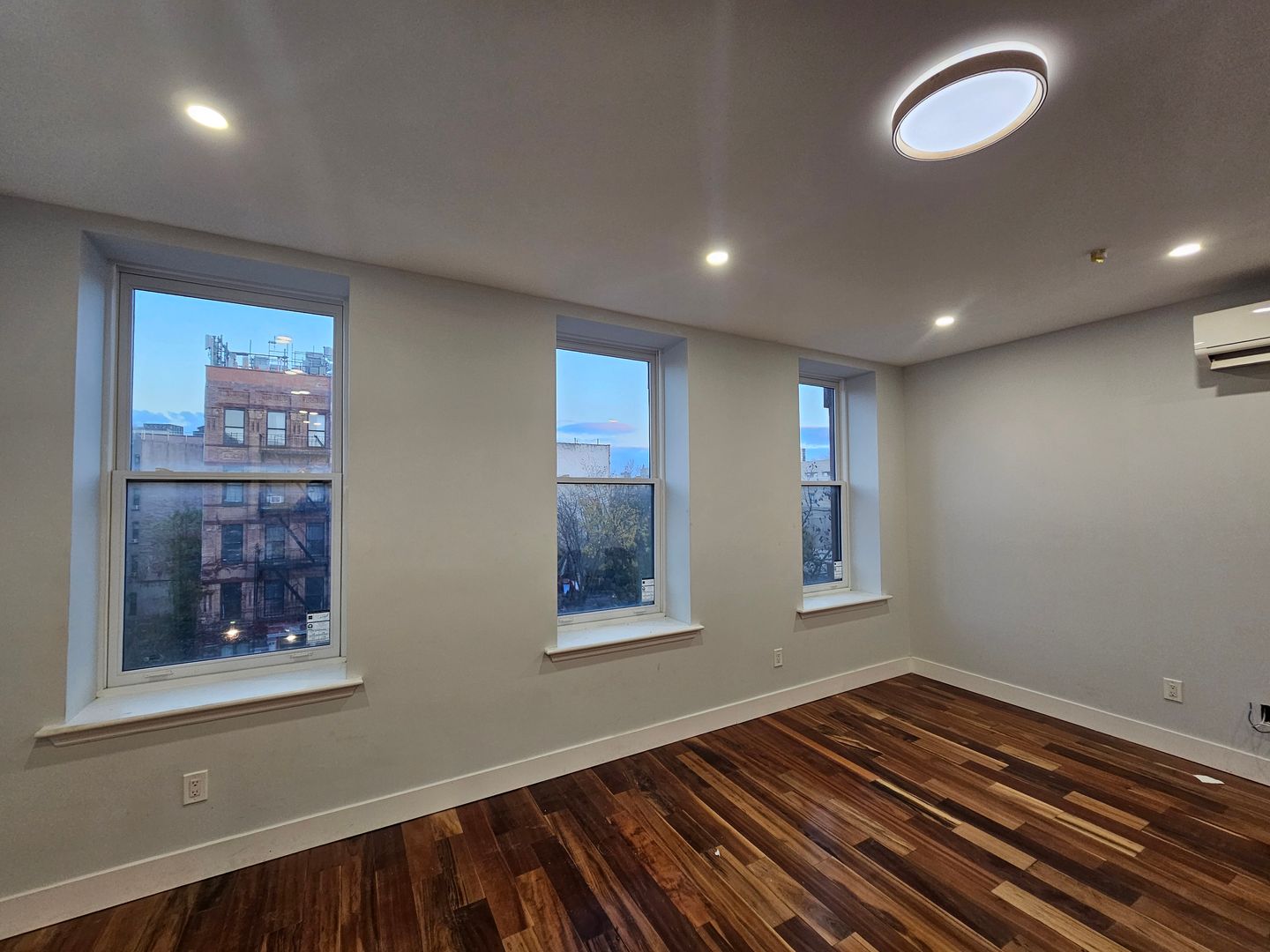 New York Apartment: 2148 5th Ave