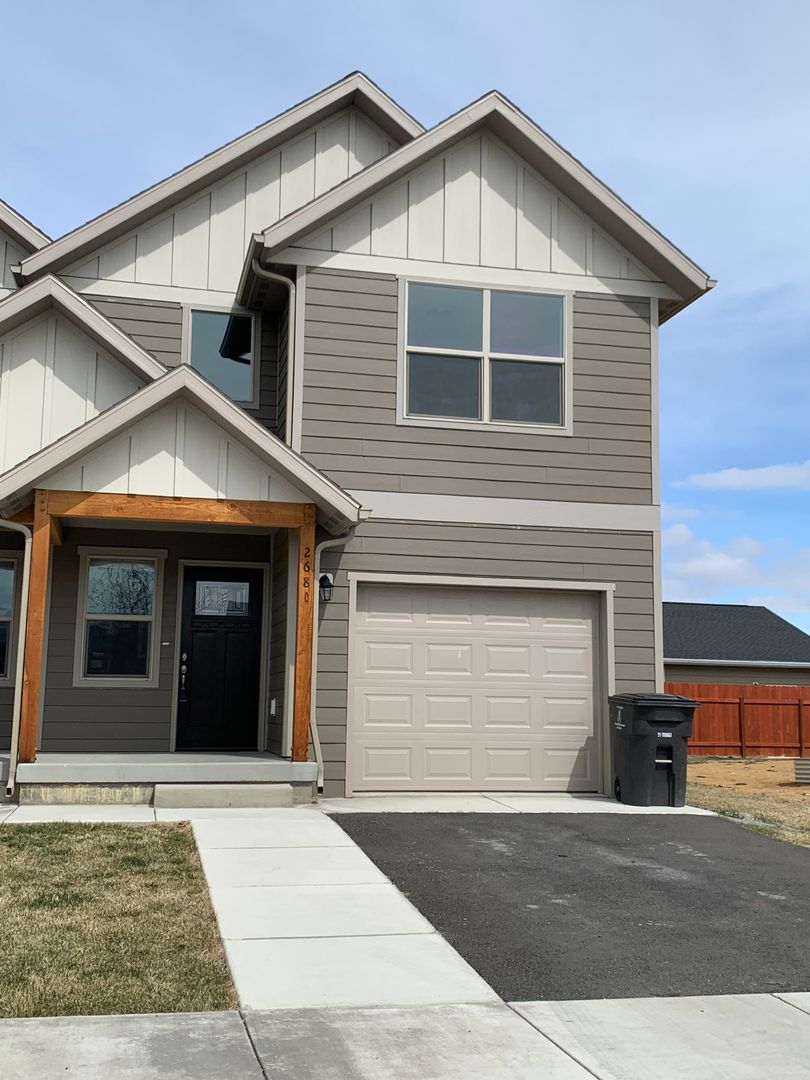 Helena Apartment: 268 Andesite Avenue