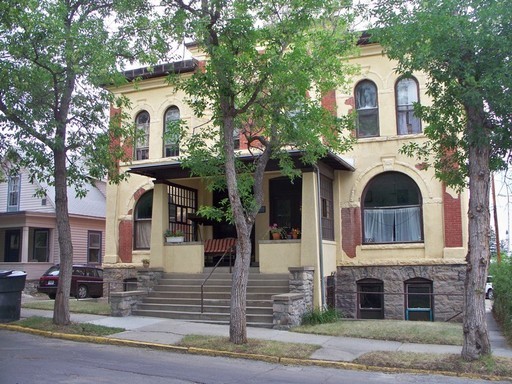 Helena Apartment: 312 Clarke Street