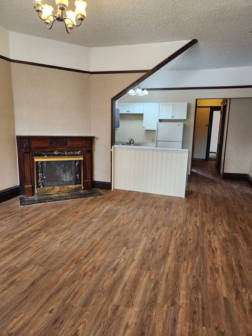 Helena Apartment: N. Ewing St.