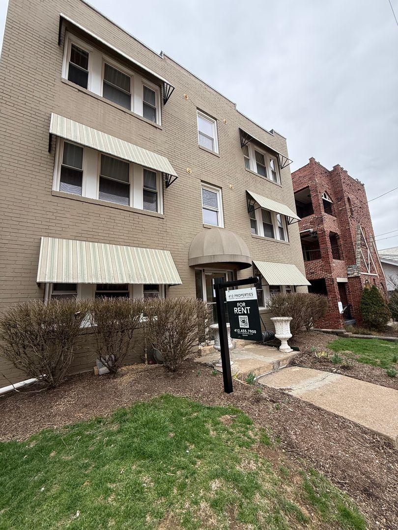 Pittsburgh Apartment: 101 Central Square