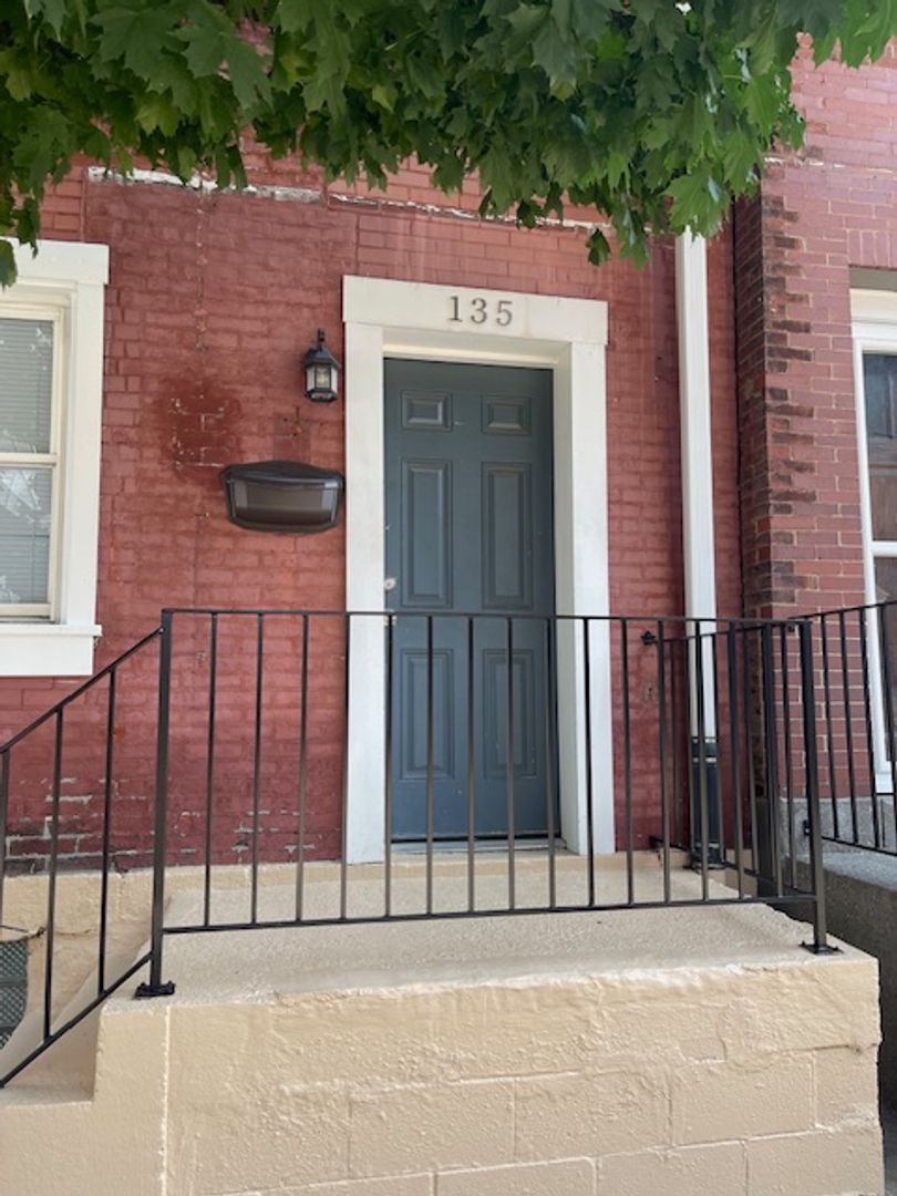 Pittsburgh House: 135 42nd Street
