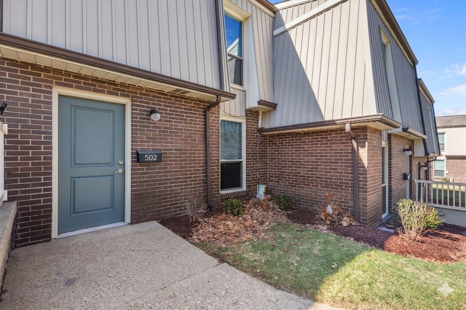 McMurray Apartment: 101-604 Carriage Hill