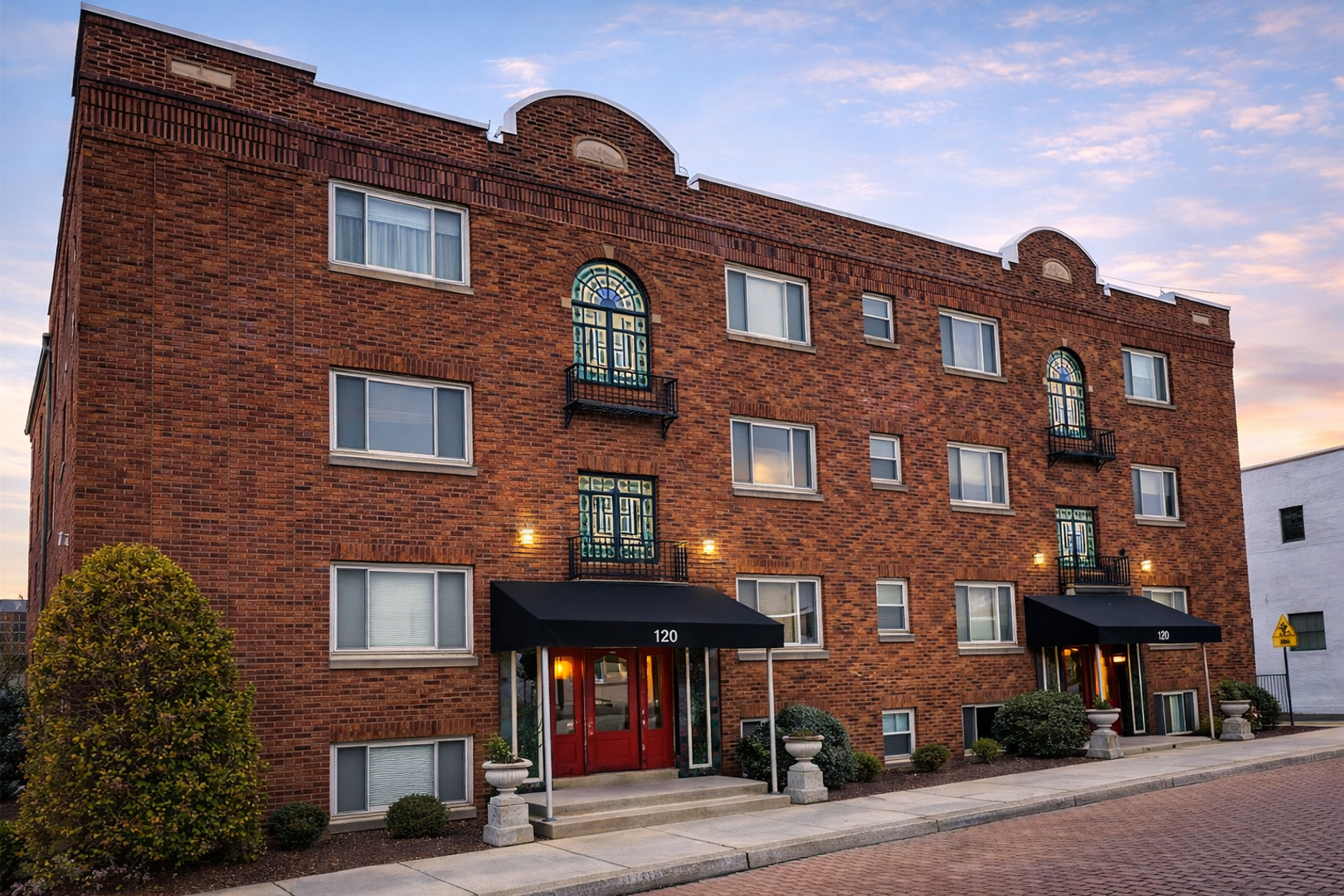 Pittsburgh Apartment: 116-120 Central Square