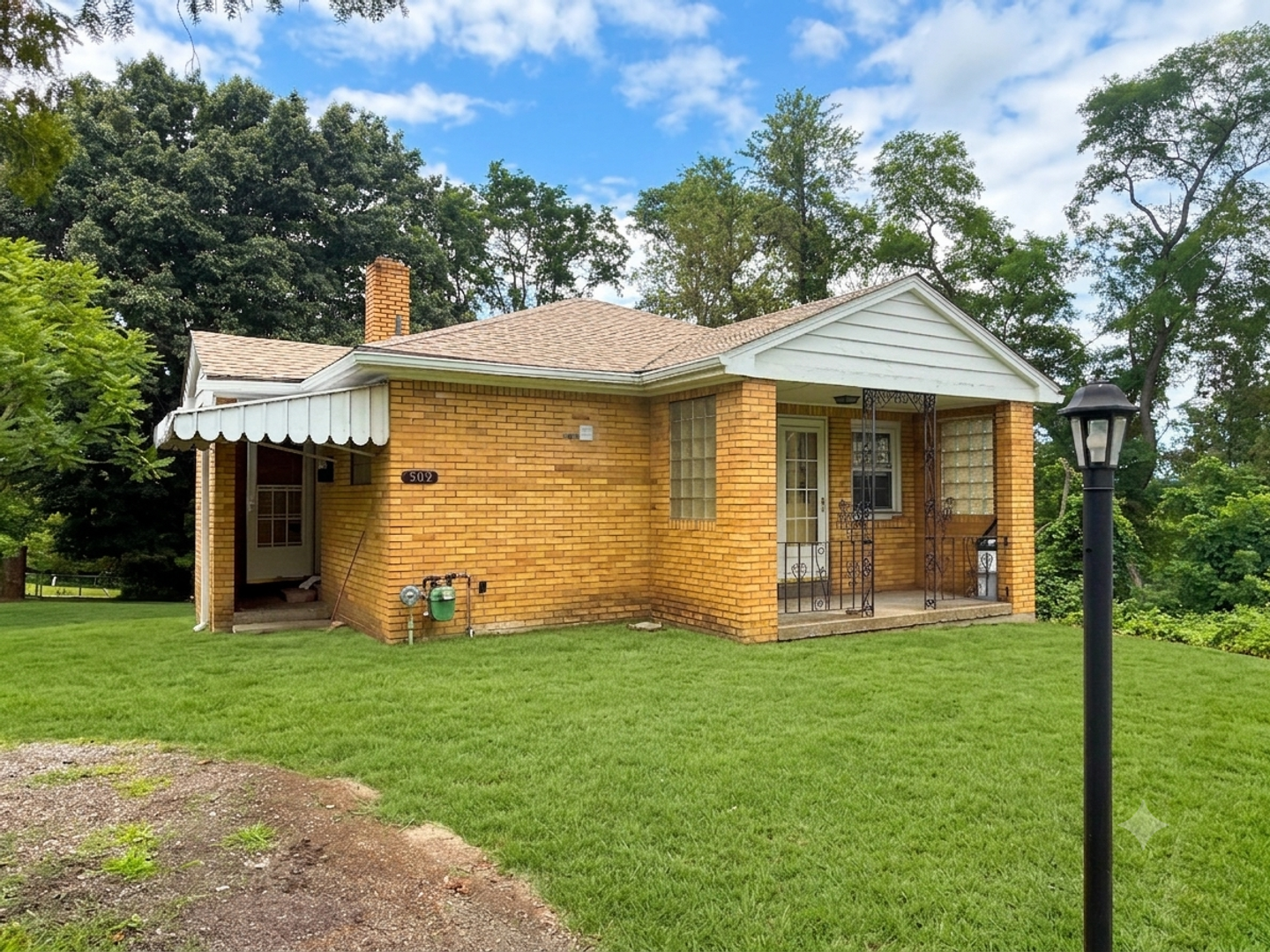 West Mifflin House: 509 Oak Street