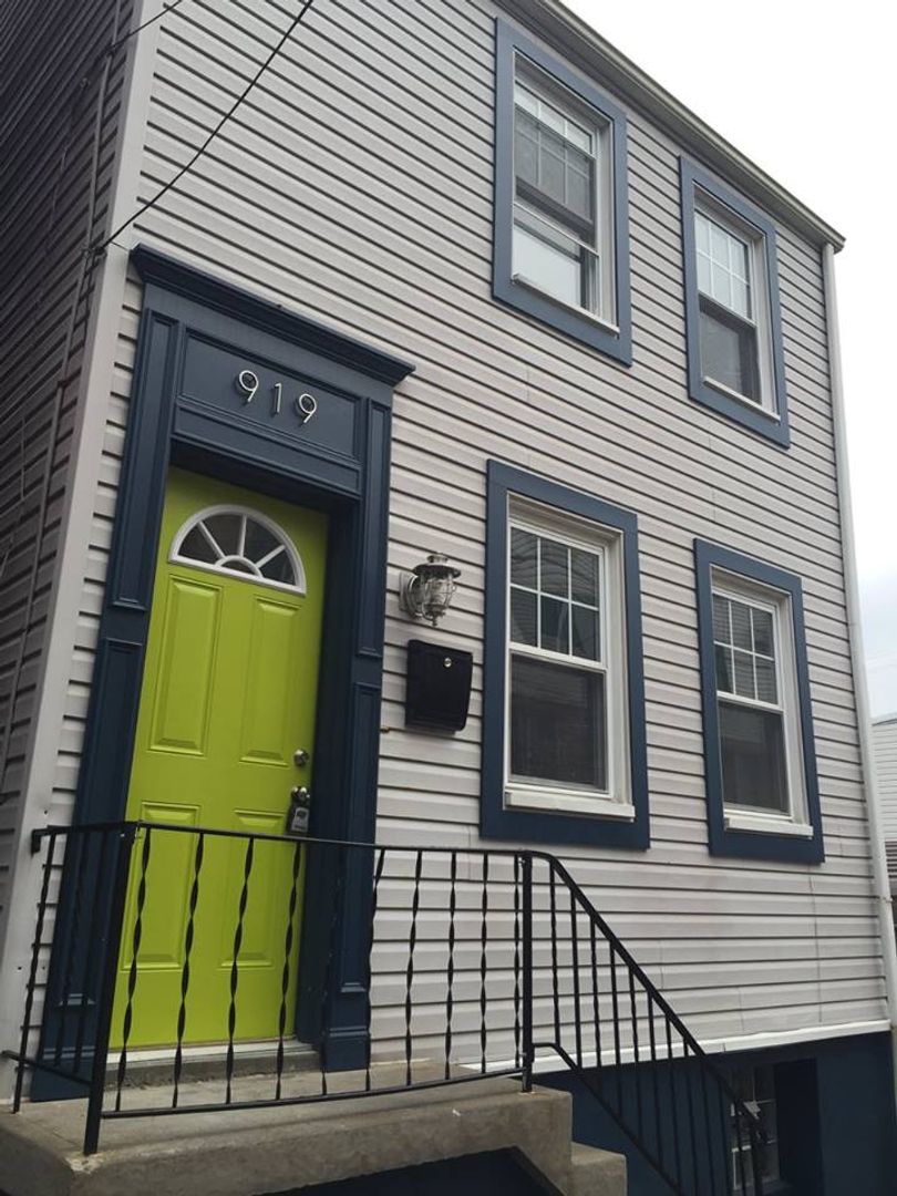 Pittsburgh House: 919 Pretense Way