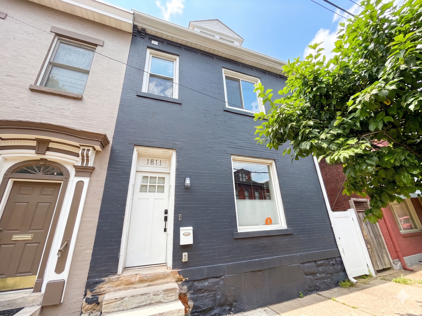 Pittsburgh House: 1811 Sidney Street