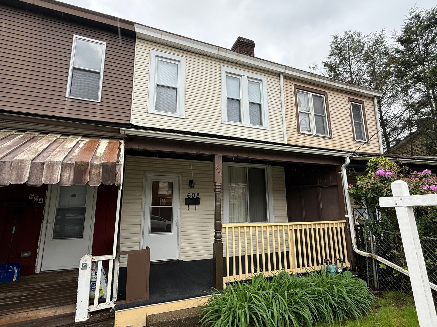 Munhall House: 602 E 17th Street