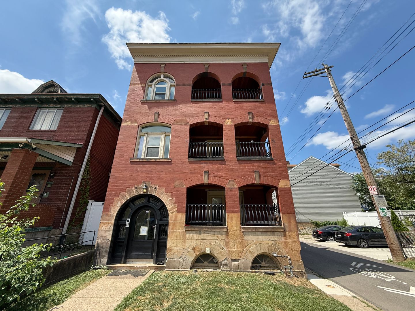 Pittsburgh Apartment: 200 Gross Street