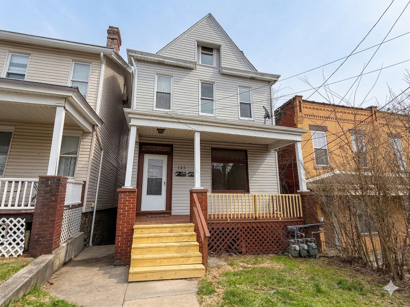 Pittsburgh Apartment: 145 Plymouth Street