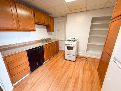Apartment - Arlington Ave – photo 1