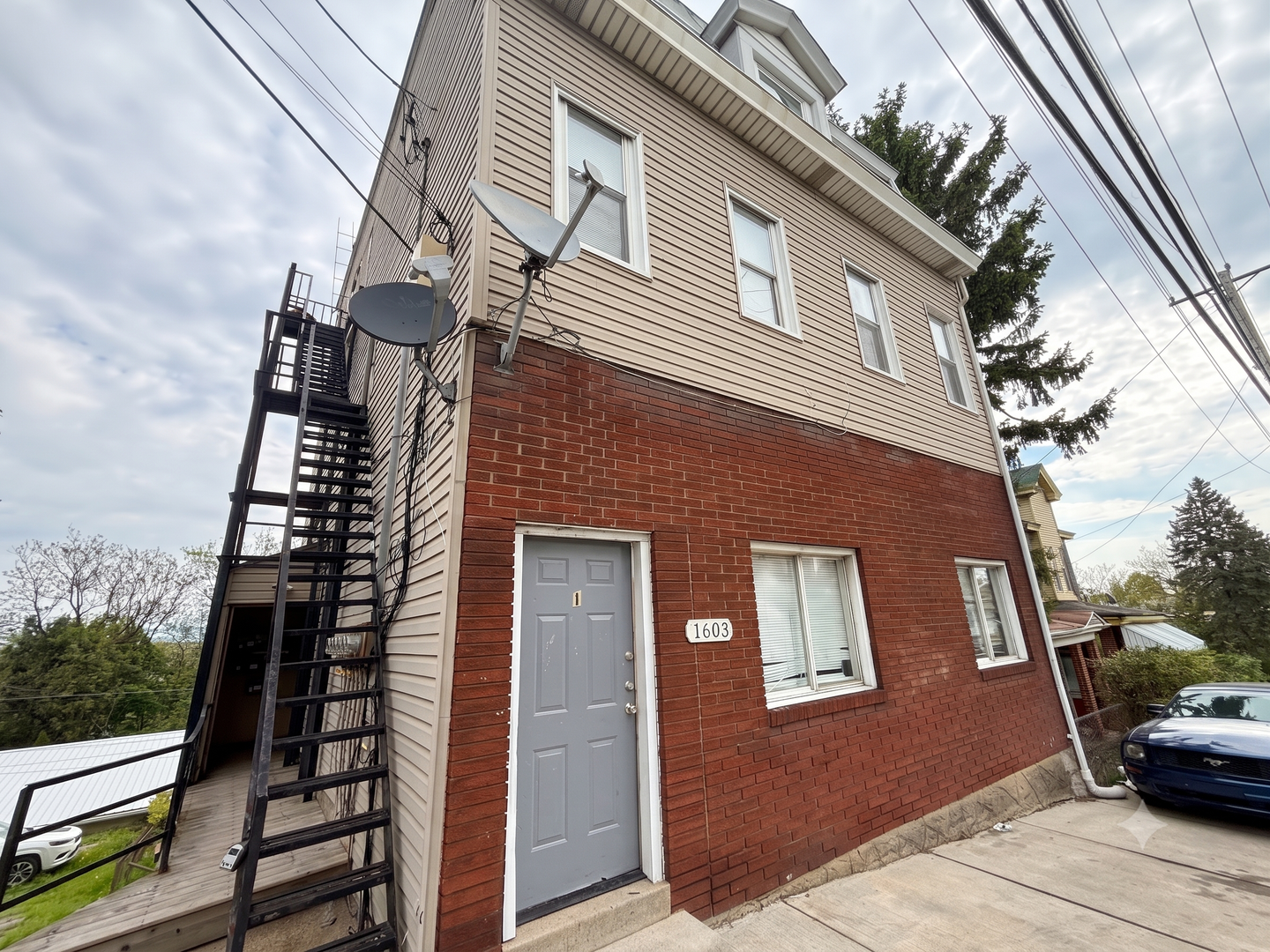 Pittsburgh Apartment: 1603 Arlington Avenue
