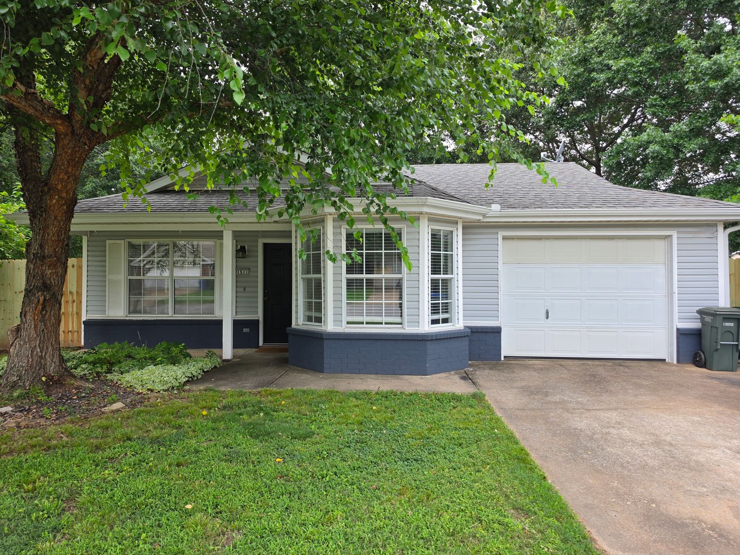 Fayetteville House: 1511 N. Greenleaf Drive