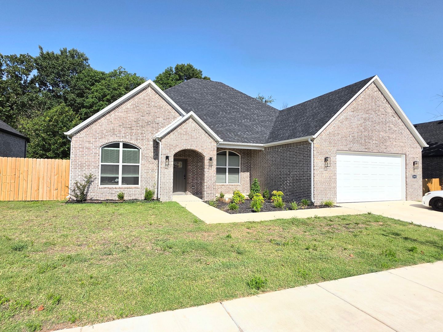 Fayetteville House: 2907 Grey Squirrel Drive