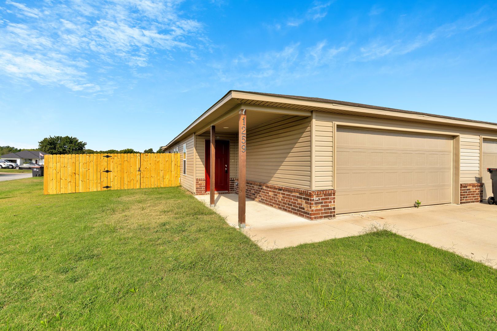 Lincoln House: 1259A Oak St